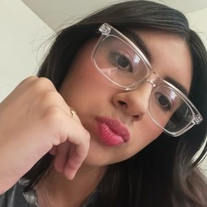 Meet your Posher, Allyssa